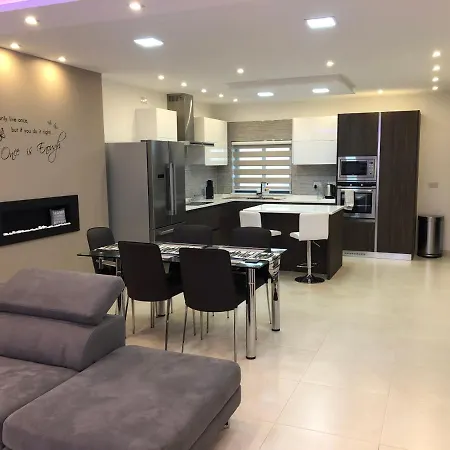 Relax Apartment Zabbar